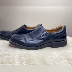 Ecco mens leather slip on loafers size 44